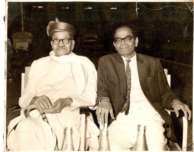 Photo of Ramdas Paranjpe and Wrangler Paranjpe, at an event of felicitation at Pune Municipal Corporation, 1963