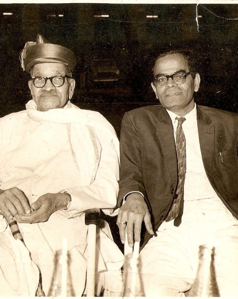 Photo of Ramdas Paranjpe and Wrangler Paranjpe, at an event of felicitation at Pune Municipal Corporation, 1963