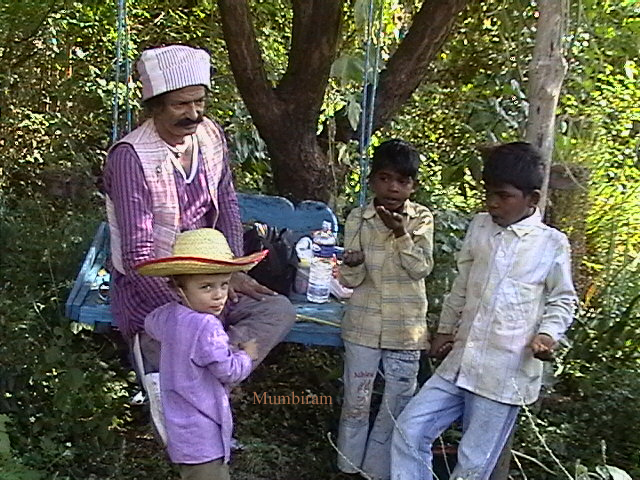 Mumbiram & Party in Sevagram 2007 (6) Sevagram of the very Young