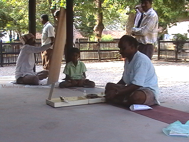 Mumbiram & Party in Sevagram 2007 (3) Aesthetics of Charkha Spinning